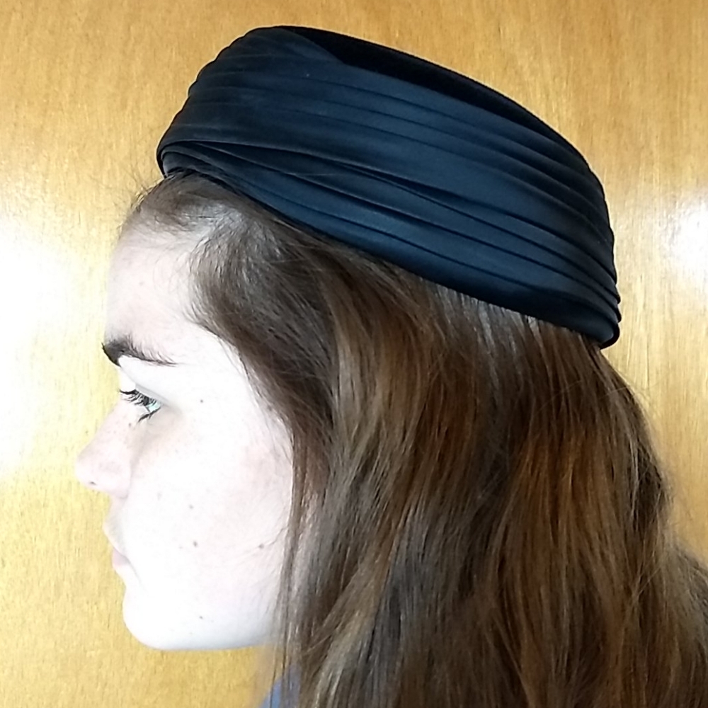 Vintage Black Velvet Hat - Picture 2 of 6